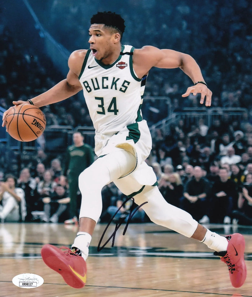Giannis Antetokounmpo Signed Milwaukee Bucks 8×10 Photo (JSA Hologram)