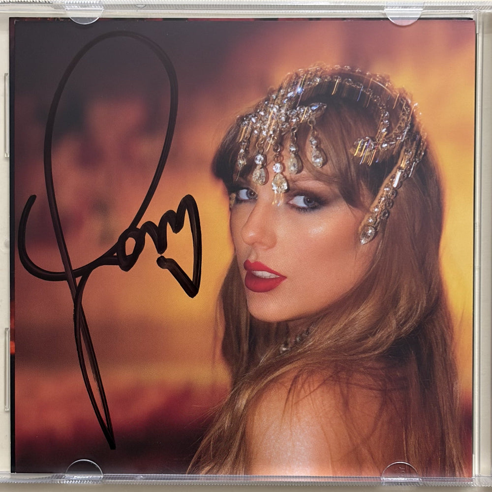 Taylor Swift Signed "The Life of a Showgirl" CD Insert with Case &amp; Disc (1)