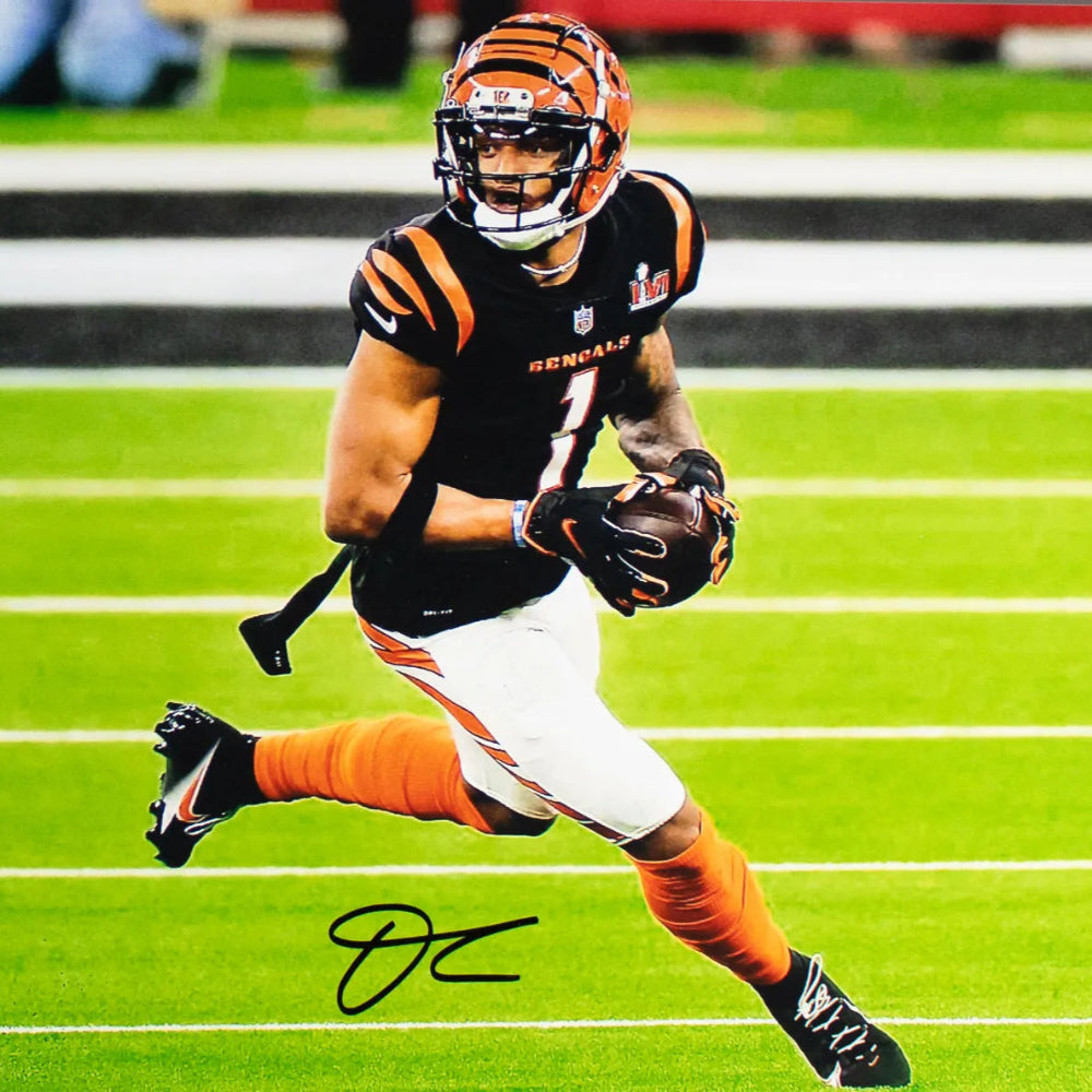 Ja’Marr Chase Signed Cincinnati Bengals 11×14 Photo (PIA Certified)