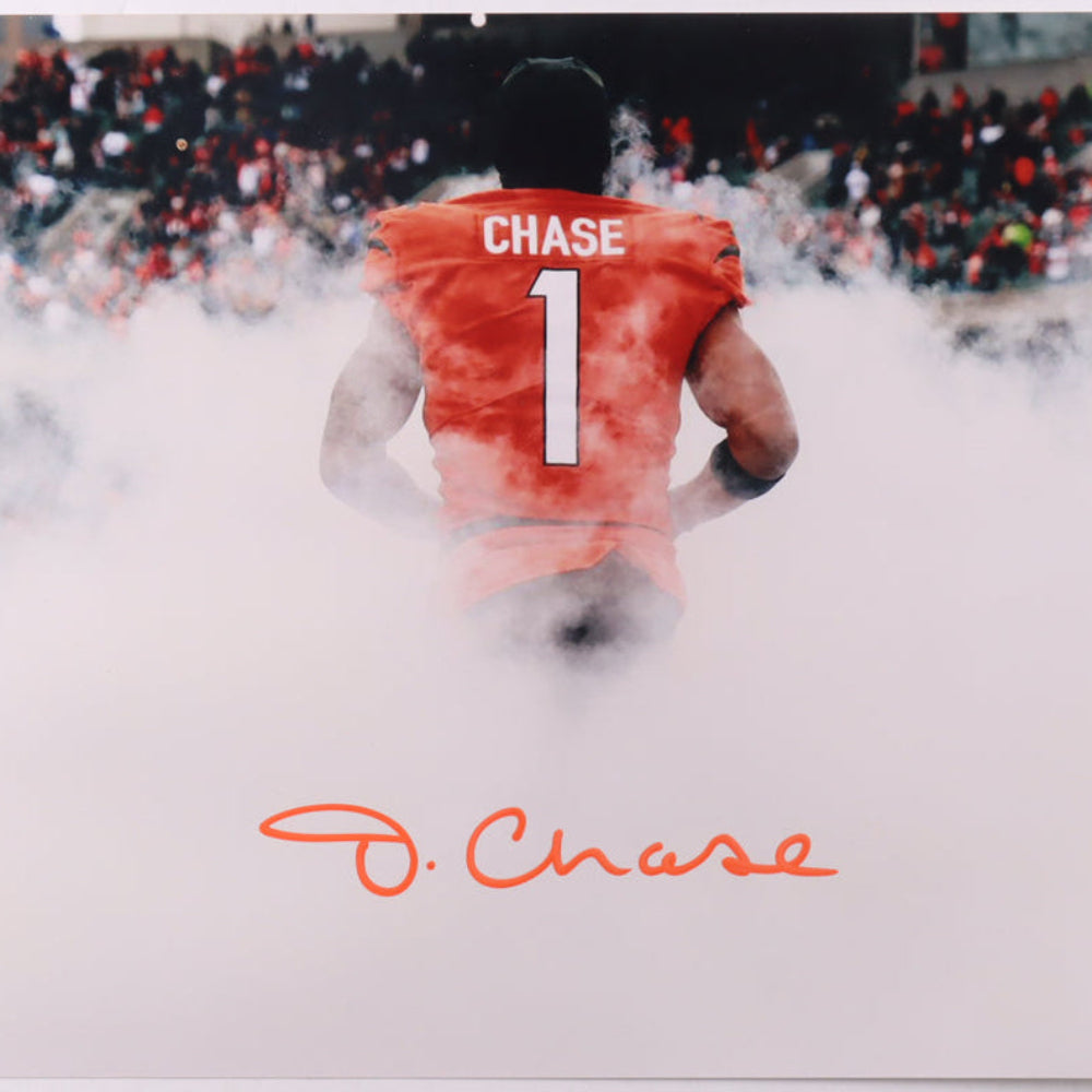 Ja’Marr Chase Signed Cincinnati Bengals 11×14 Photo (JSA) (2)