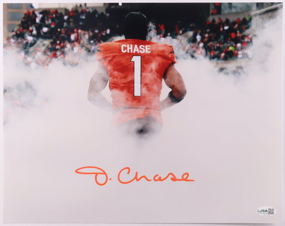 Ja’Marr Chase Signed Cincinnati Bengals 11×14 Photo (JSA) (2)
