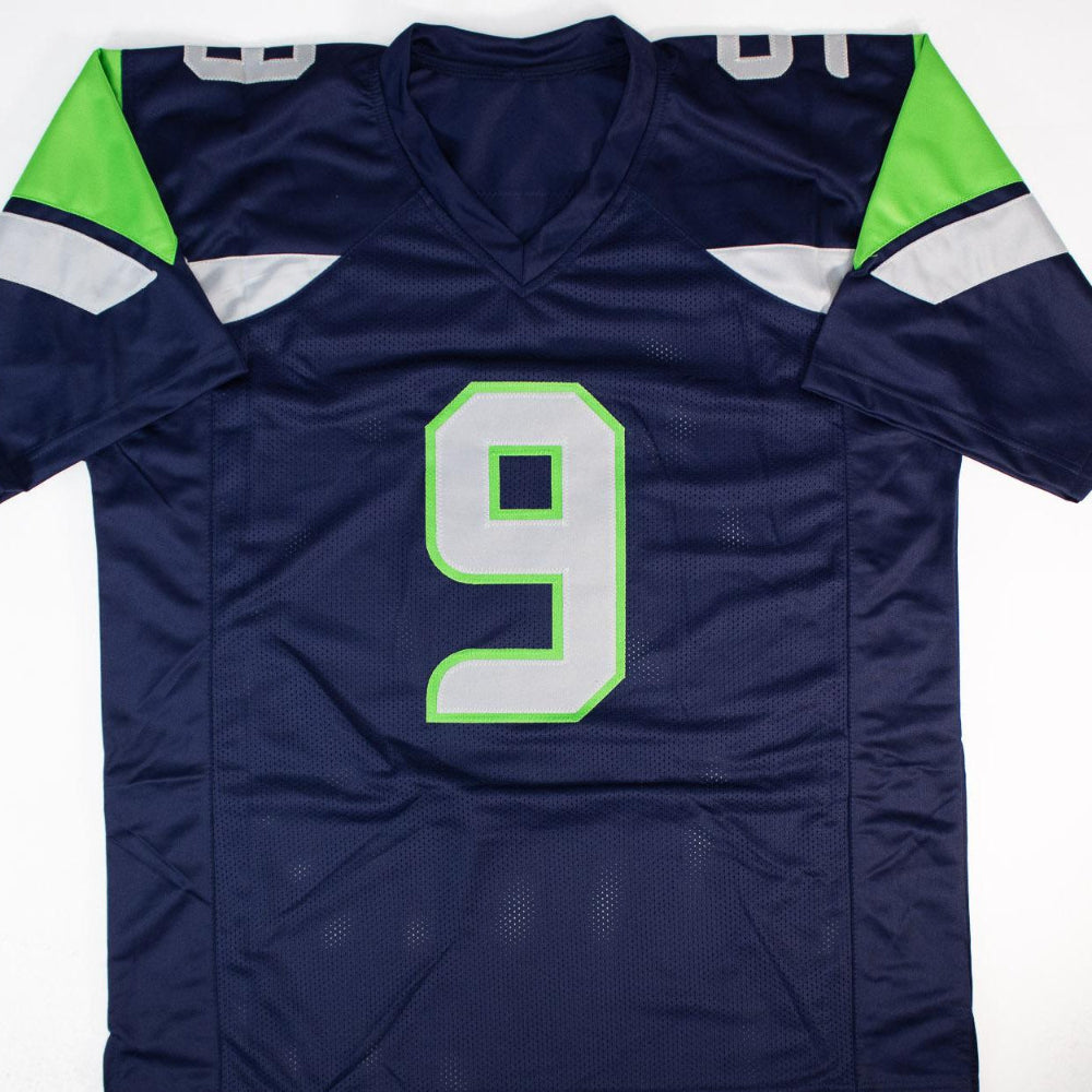 Kenneth Walker III Signed Dark Blue Seahawks Jersey (Beckett)