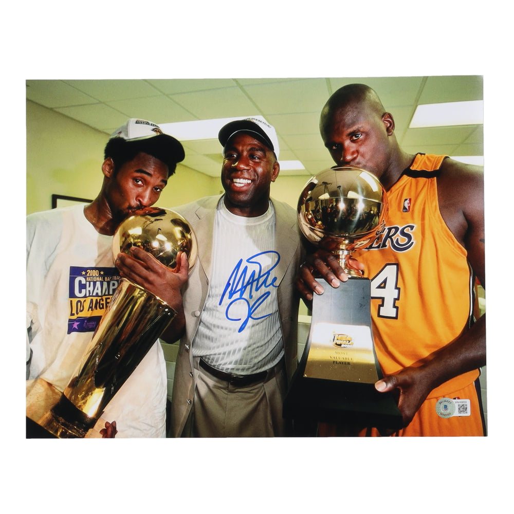 Magic Johnson Signed Lakers 11x14 Photo (Beckett)
