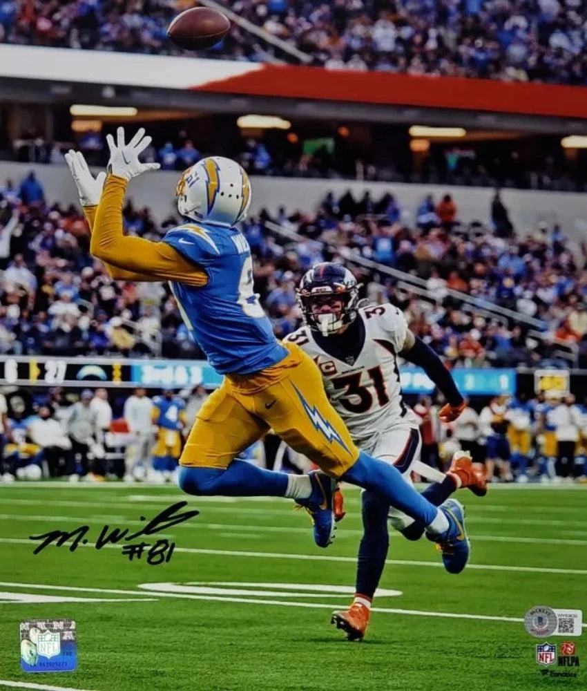 Mike Williams Signed Los Angeles Chargers 11×14 Photo (Beckett Witness Certified)