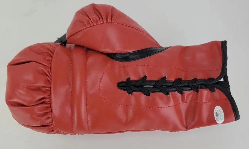 Roberto Duran Signed Red Everlast Boxing Glove (JSA Witness COA)