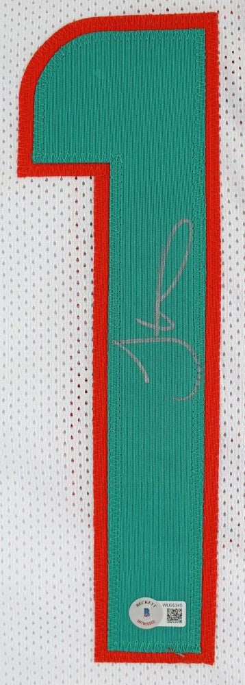 Tyreek Hill Signed White Jersey (Beckett)