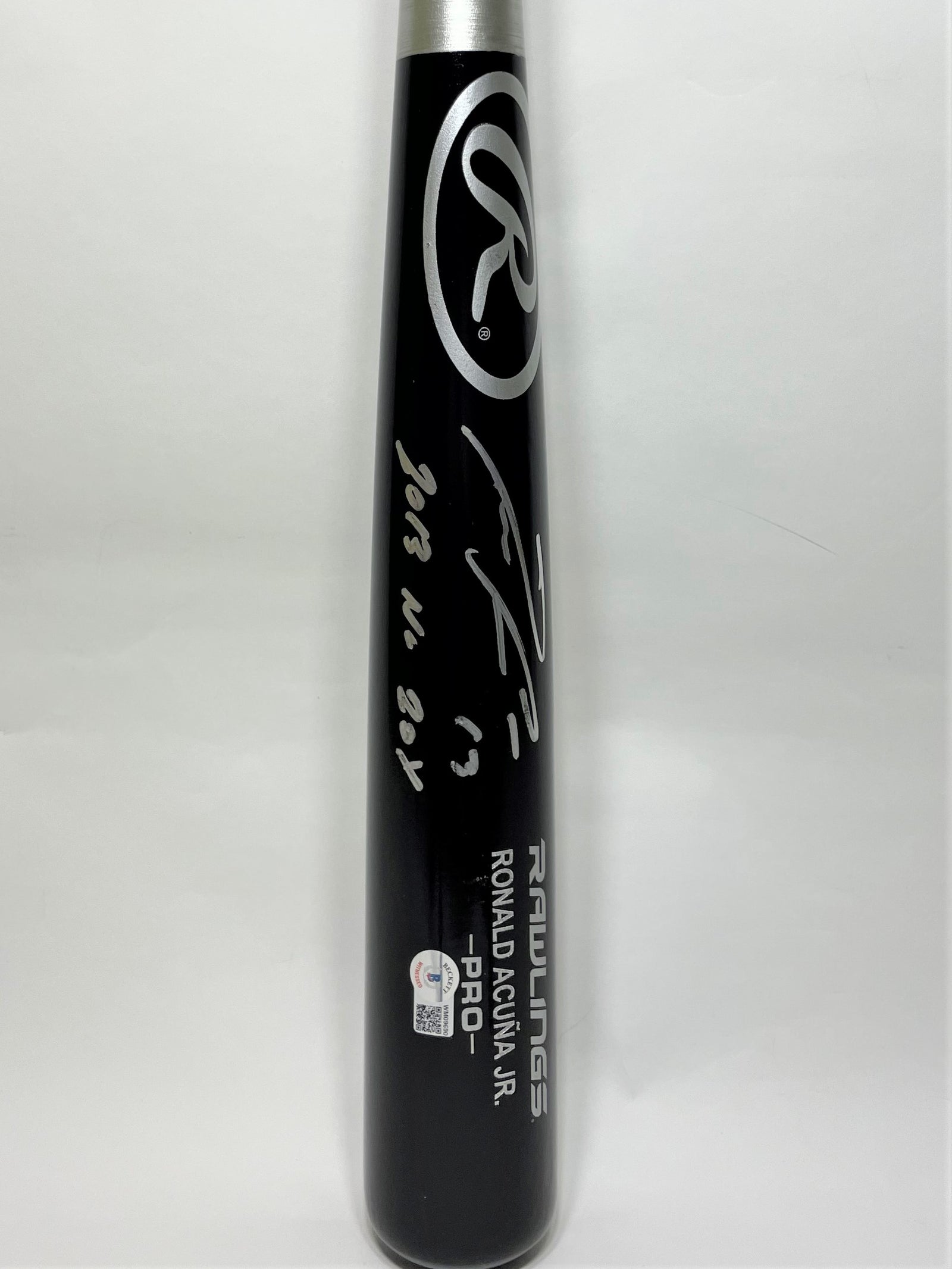 Ronald Acuna Jr. Signed Rawlings Pro Player Model Baseball Bat Inscribed "2018 NL ROY" (Beckett Hologram)