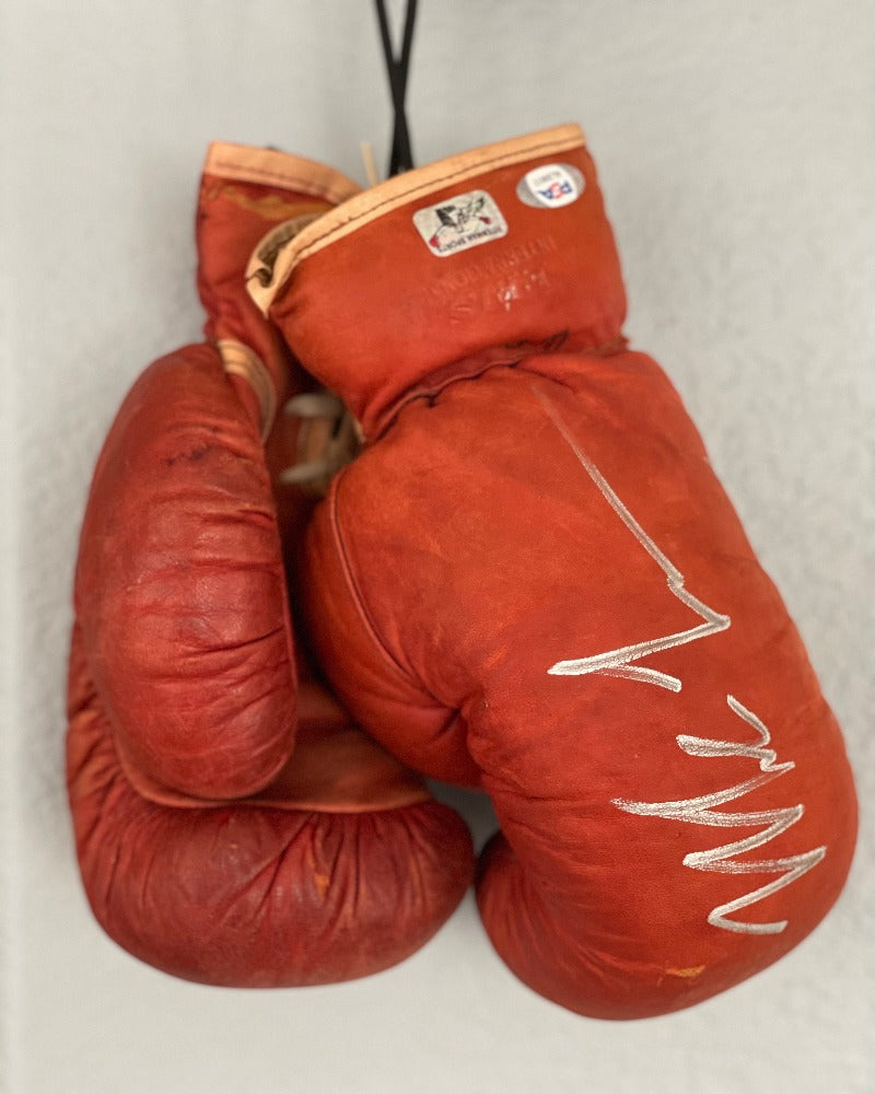 mike tyson boxing gear Mike Tyson Signed Vintage 1960s Eris International Boxing Glove (Tyson – GSSM