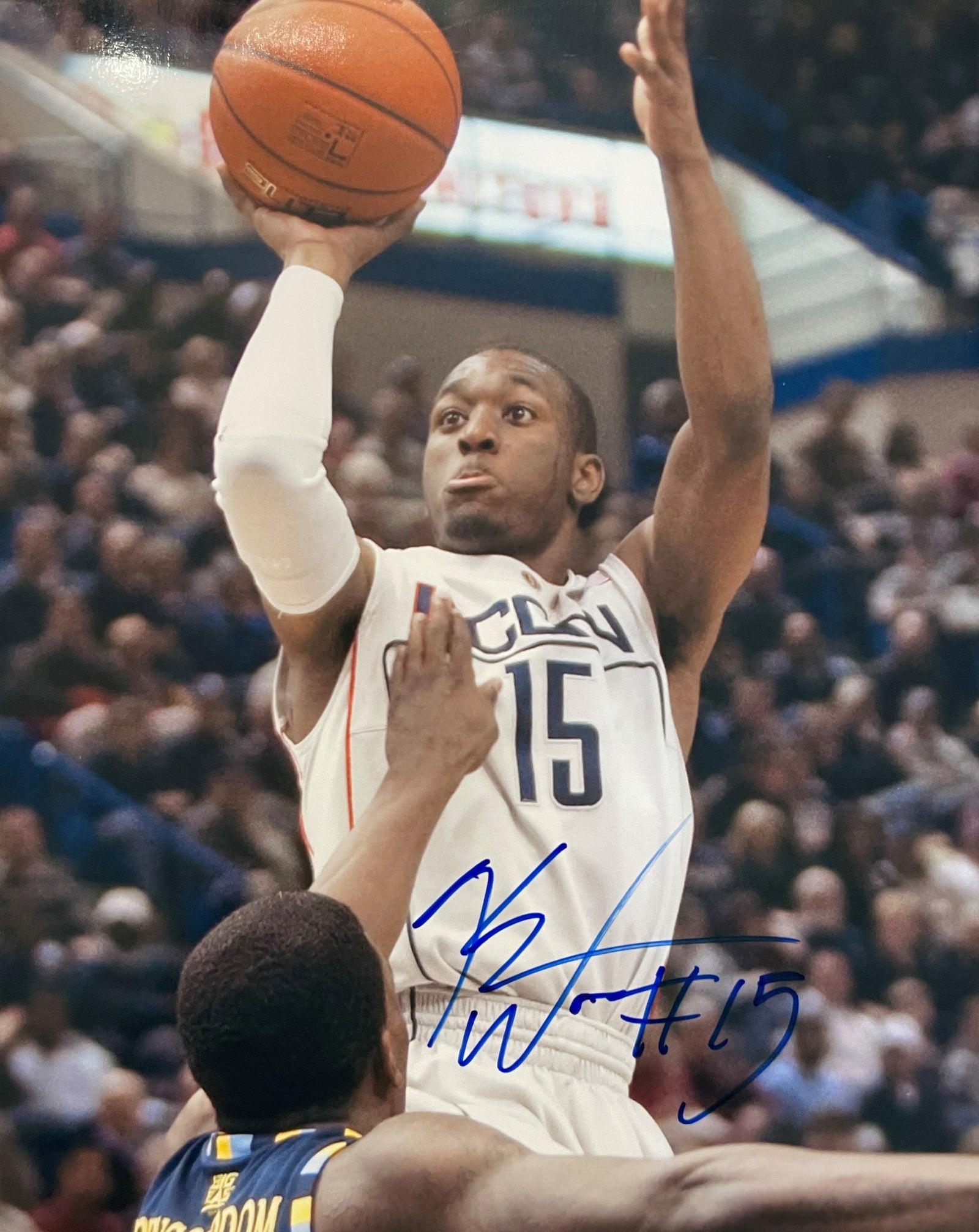 Kemba Walker Signed 8x10 Photo UConn (RAD Autographs COA)