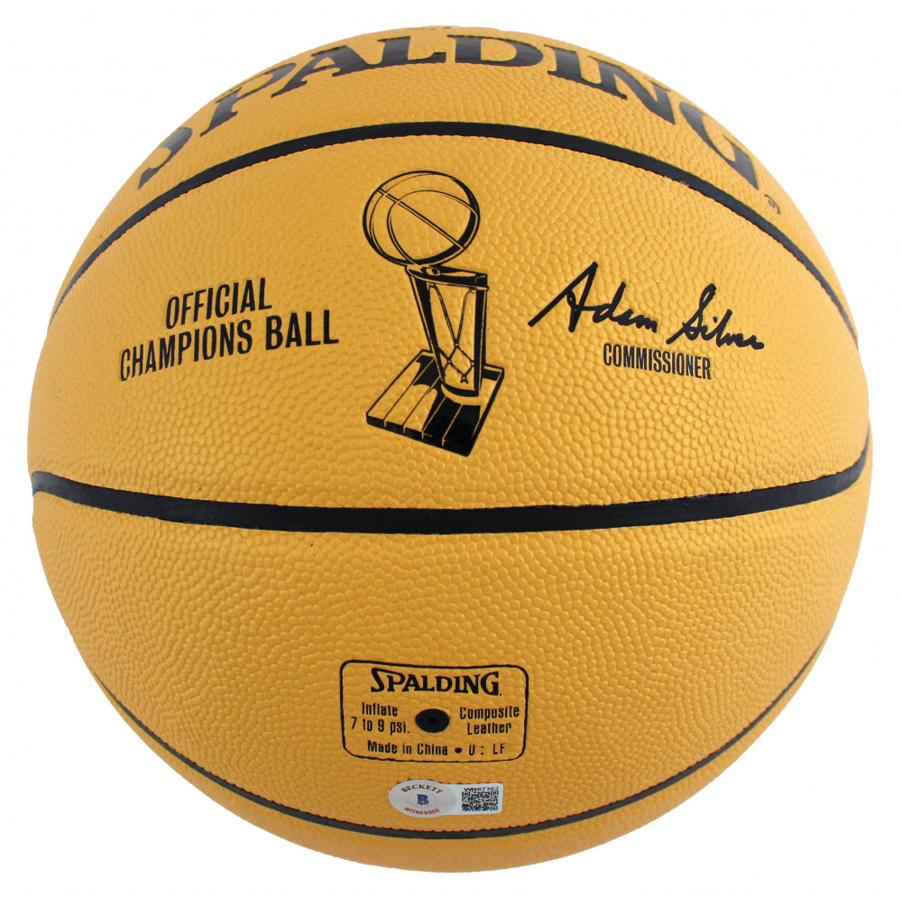 Shaquille O'Neal Autographed Official NBA Spalding Basketball - Beckett  Auth Gold at 's Sports Collectibles Store