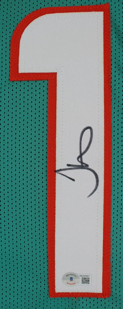 Tyreek Hill Signed Jersey (2) (Beckett)